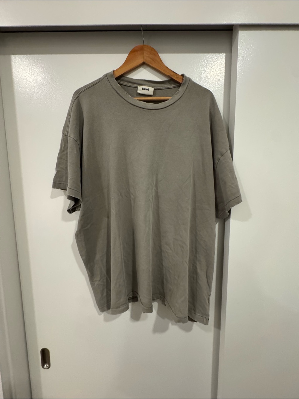 Elwood Oversized Crew Neck Short Sleeve Tee in Gray